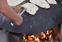 שדרגו את חווית האירוח עם מטבחי חוץ לגינה