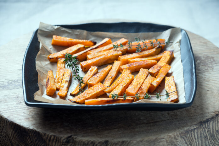 Gebackene Süßkartoffel Frites